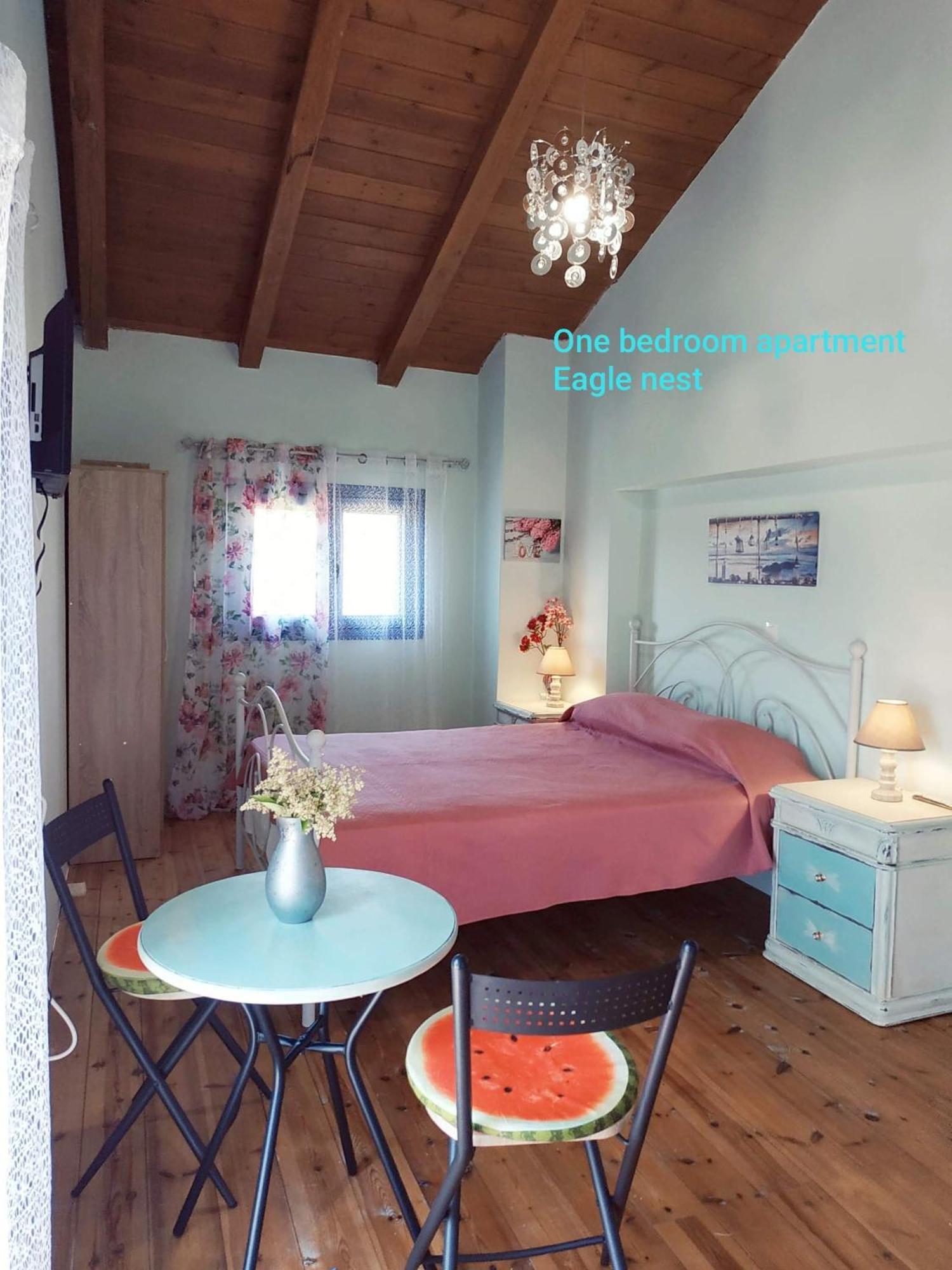 Maria Guesthouse アリヴェリ エクステリア 写真